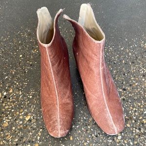 Zara size 39 dusty rose velvet booties
